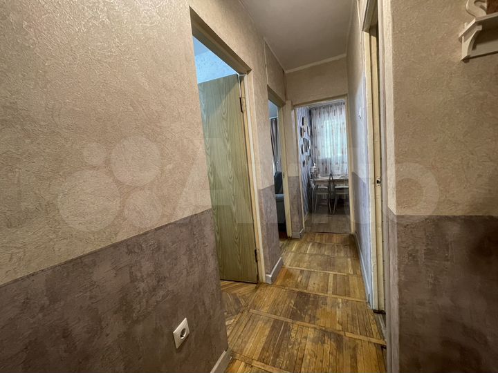 2-к. квартира, 40 м², 1/14 эт.