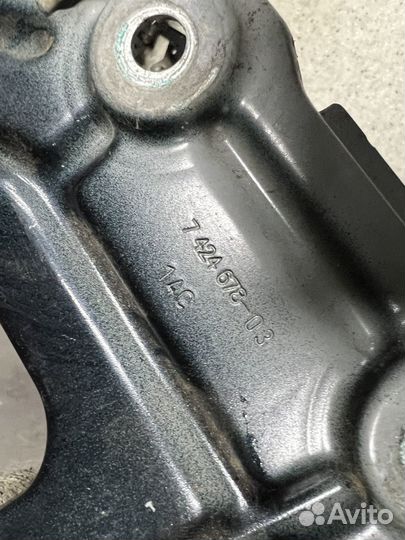 Кронштейн переднего правого крыла BMW X3 G01