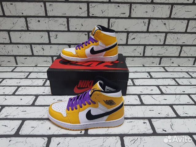 Nike Air Jordan 1 Mid Yellow