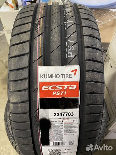 Kumho Ecsta PS71 275/40 R22 и 315/35 R22 111Y
