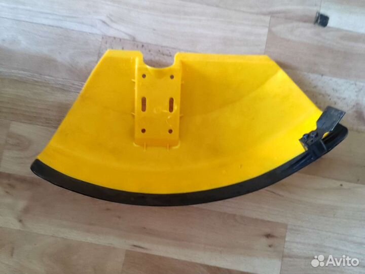 Защитный кожух на триммер