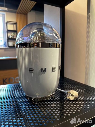 Соковыжималка для цитрусовых smeg CJF01pbeu