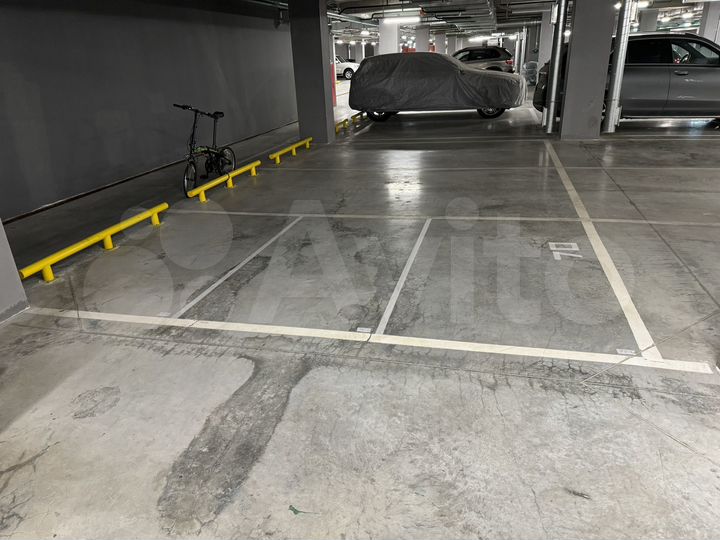 Машиноместо, 10 м²