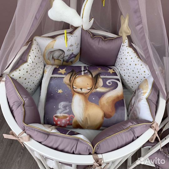 Комплект в детскую кроватку с бортикоми