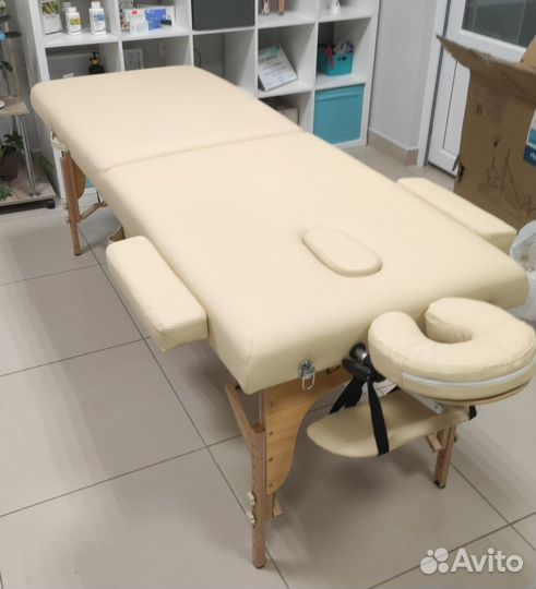 Кушетка массажная складная с отверстием