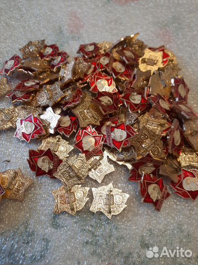 Значки СССР дружинник, пионеры и октябрята