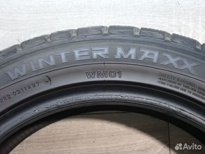 Dunlop Winter Maxx WM01 215/50 R17 95T