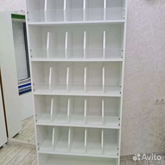 Прилавки,стеллажи для табака,канцелярии