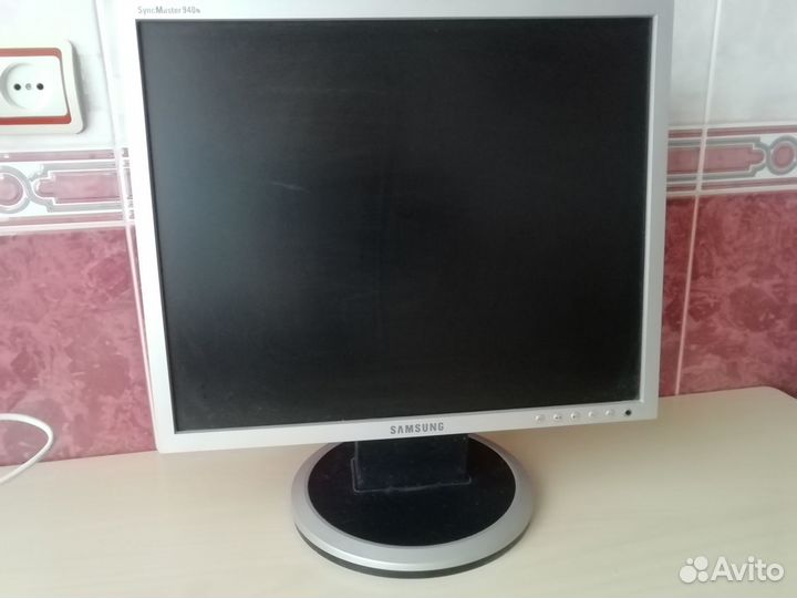 Продам монитор на запчасти