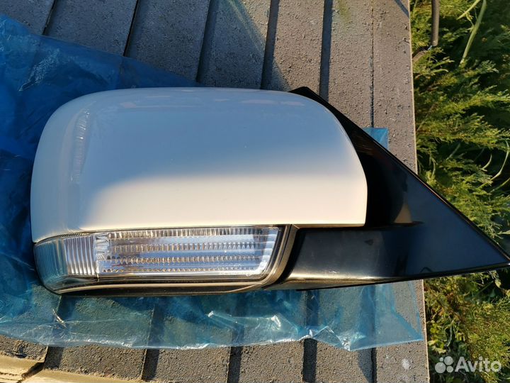 Мицубиси паджеро 4 зеркало правое