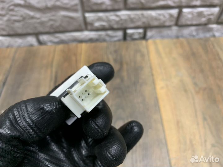 Skoda Superb Кнопка аварийной сигнализации