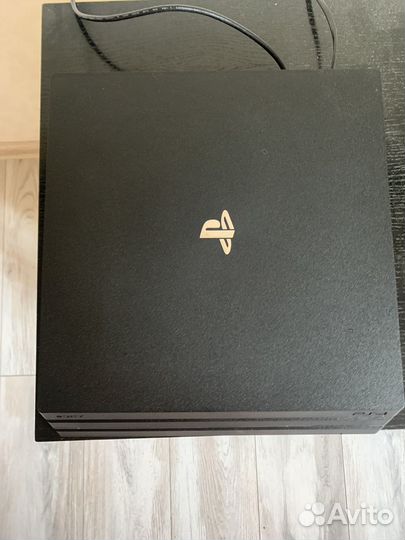 Игровая приставка ps4 pro 1tb