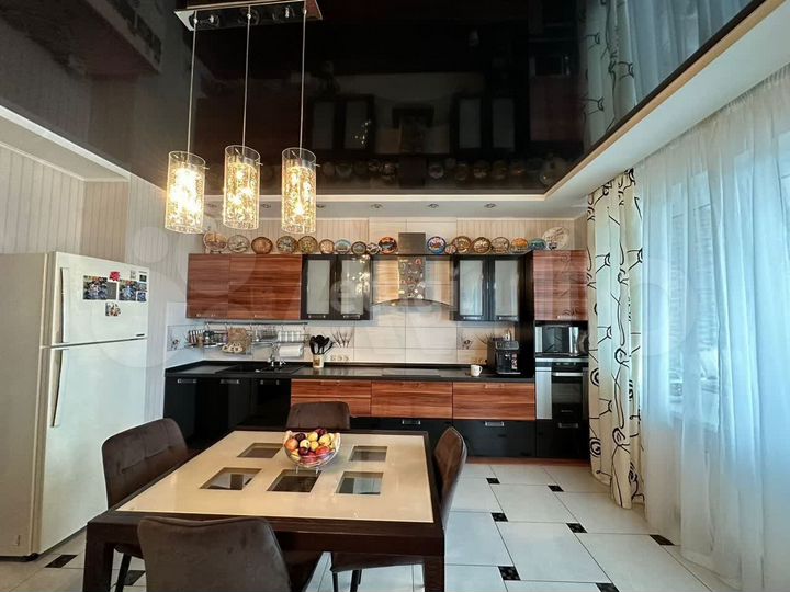 3-к. квартира, 95,2 м², 13/16 эт.