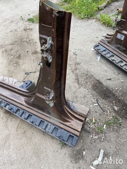 Порог левый Renault Duster 1