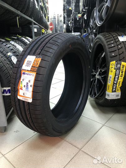 Tracmax X-Privilo TX3 215/50 R17 95W