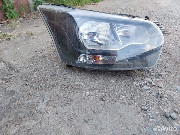 Фара Ford Tranzit