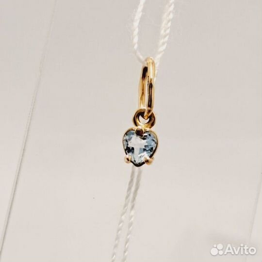 Золотая подвеска с фианитом