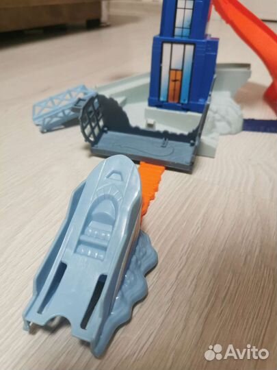 Набор Hot Wheels Удар дракона