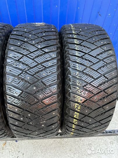 Goodyear Ultragrip Ice Arctic 205/55 R16