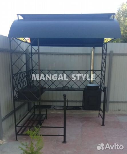 Мангал с крышей