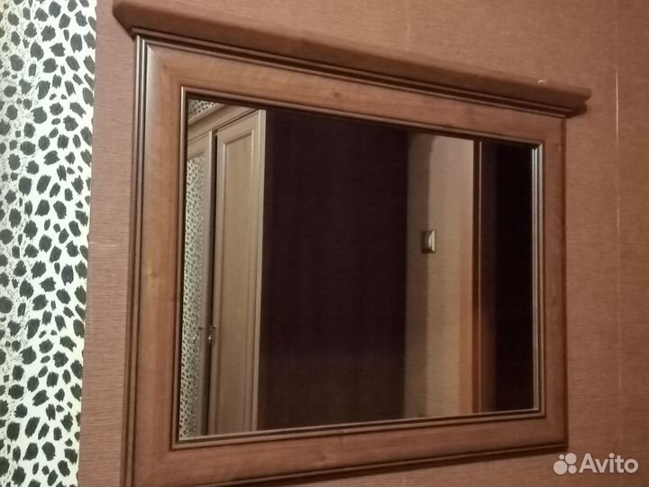 Зеркало настенное