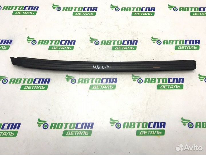 Уплотнитель двери стекла задний левый Mazda 3Bp