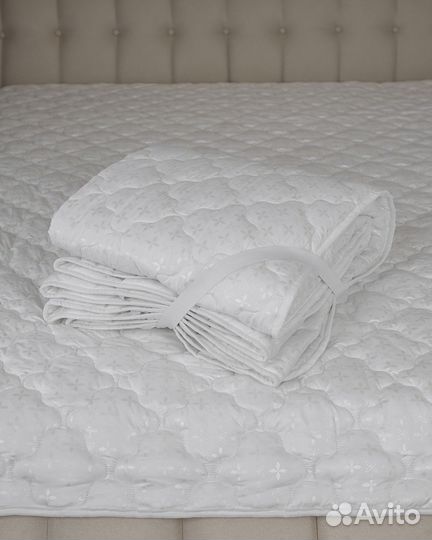 Наматрасник-топпер Лотус