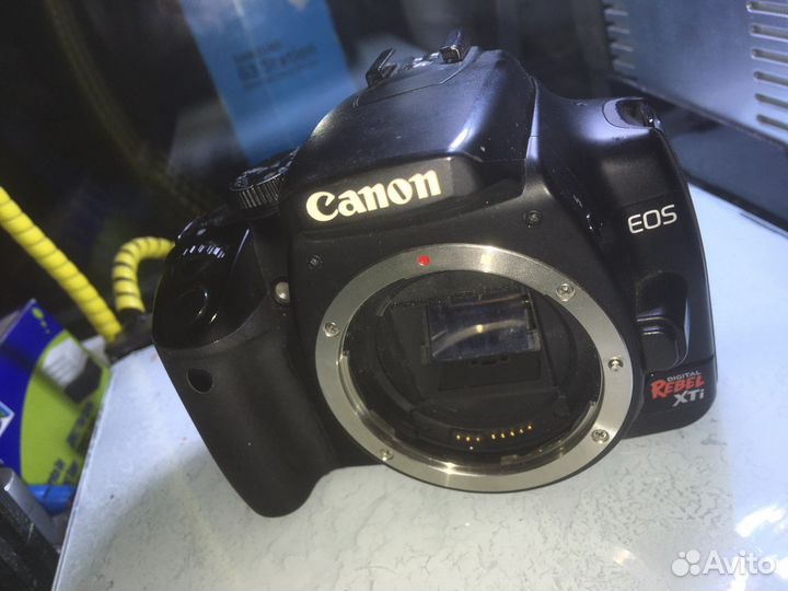 Зеркальный фотоаппарат Canon EOS Redel XTI (400D)