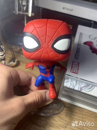 Фигурка funko POP человек паук: через вселенные