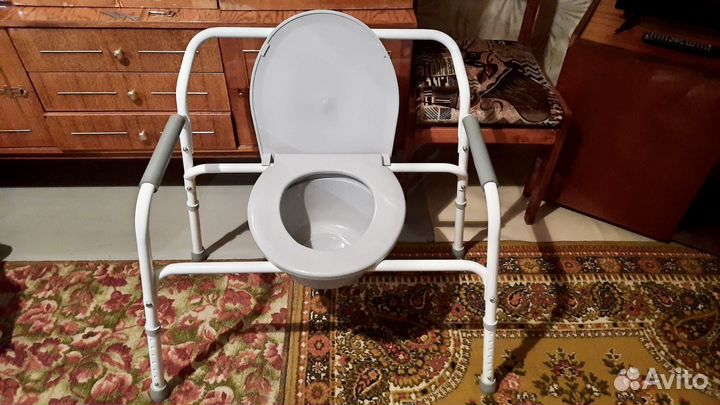 Кресло инвалидное с санитарном оснощением