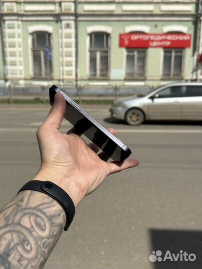 iPhone 12, 64 ГБ