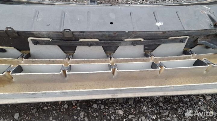 Toyota Celica ST182 ST183 Бампер передний всборе