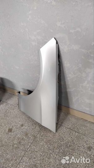 Крыло левое mercedes w212