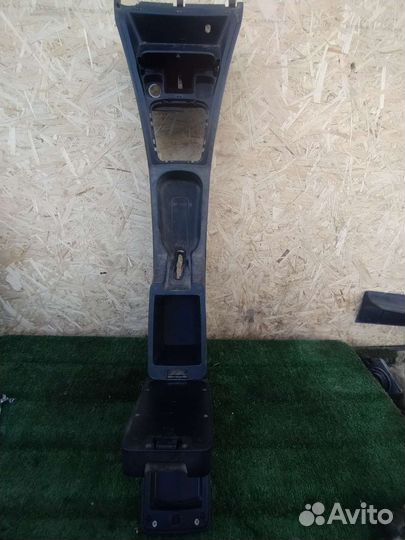 Подлокотник,борода Lifan Breez