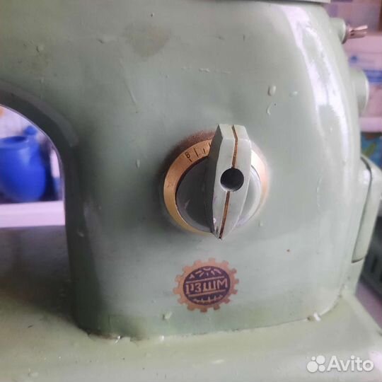 Швейная машина Волга