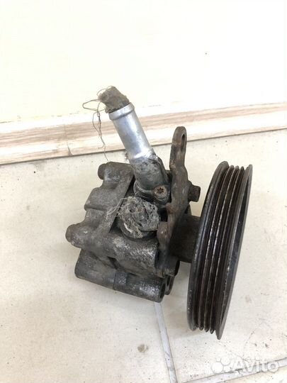 Насос Гура Nissan Almera N16