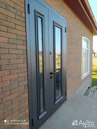 Дверь входная со стеклом