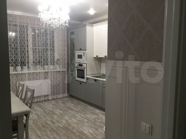 3-к. квартира, 86 м², 8/9 эт.