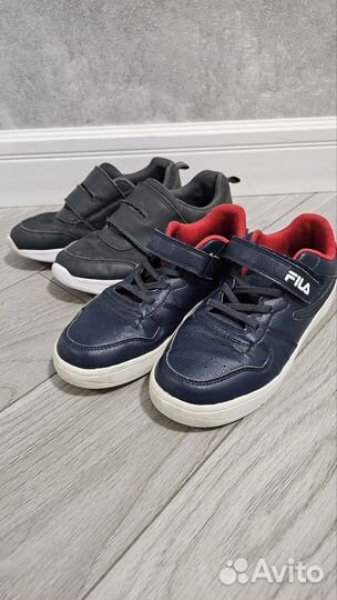 2 пары кроссовок