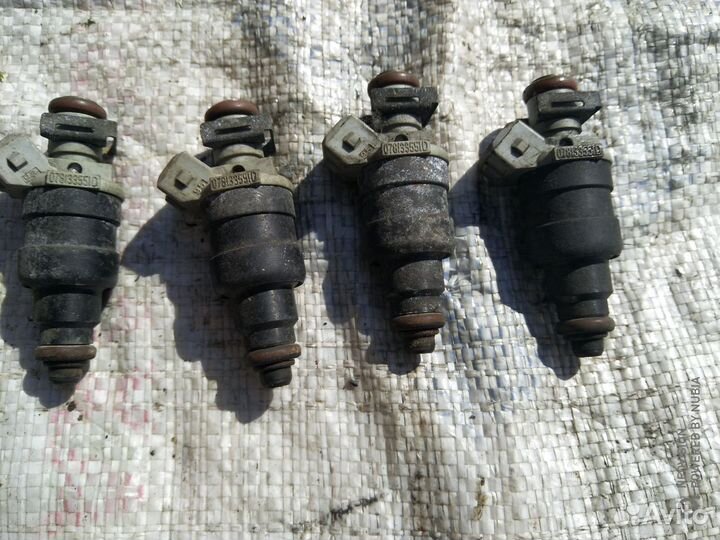 Форсунка топливная Ауди А4 Б5 1.6 ADP