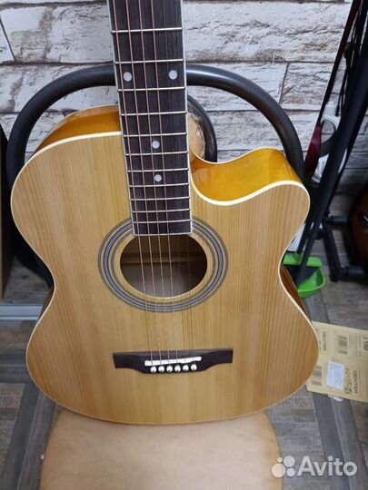 Электро акустическая гитара с чехлом