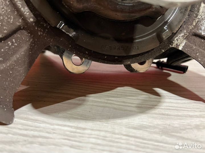 Кулак задний правый Bmw X5 F15 2017