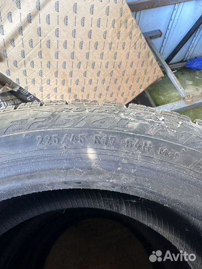 Pirelli Ice Zero 225/45 R17