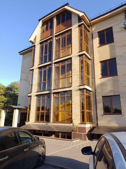 2-к. квартира, 71 м², 2/4 эт.