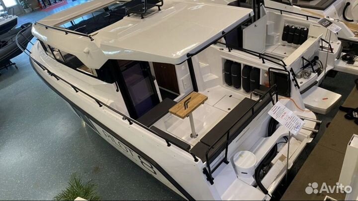 Финский катер с кабиной Finnmaster P8