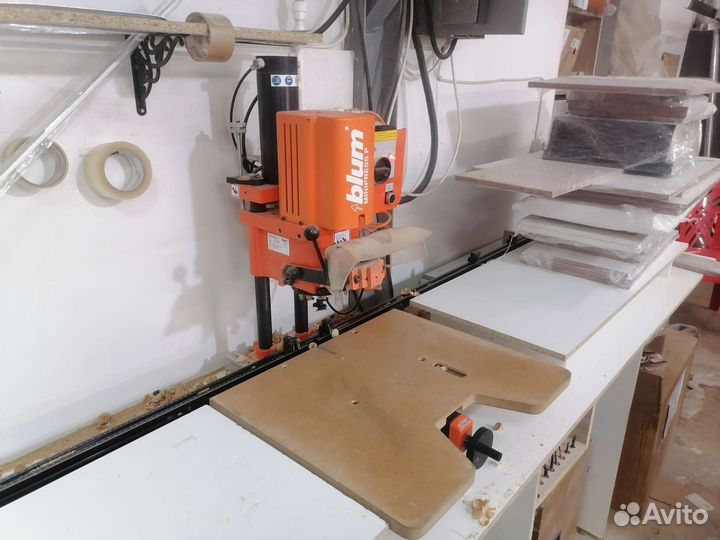 Аренда стола в мебельном цеху