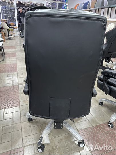 Кожанный стул компьютерный