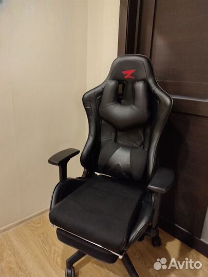 Игровое кресло ZET Gaming