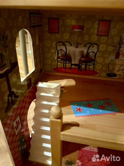 Домик кукольный