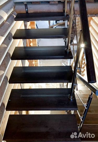 Лестница Г-образная с поворотными ступенями